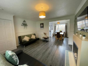 Redcroft Green 3 Bdrm Sleeps 5 Quiet Residental Area